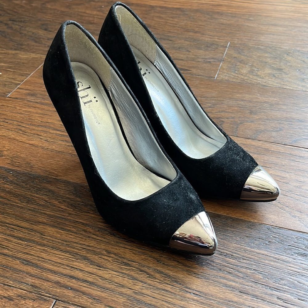 Black faux suede size 6.5 women’s heels with metal / metallic toe